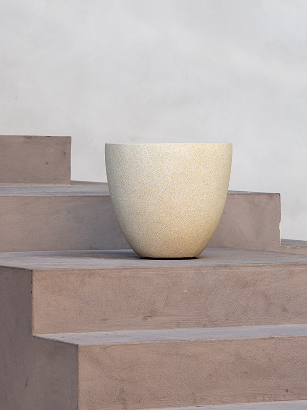 
                  
                    Pot grigio Egg
                  
                