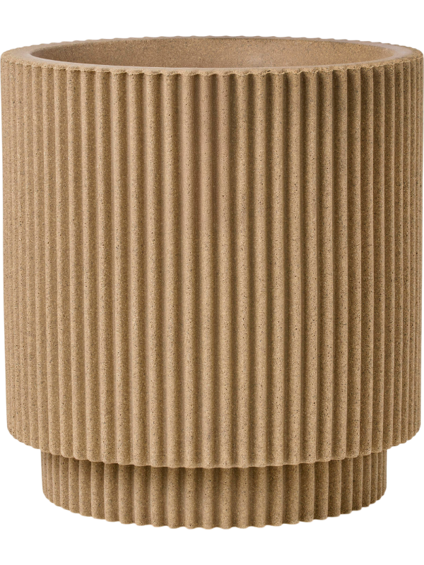 
                  
                    Pot Capi Roots Groove Vase Cylinder beige, finition striée, hauteur 46 cm, diamètre 43 cm, référence 6CAPTBE14.
                  
                