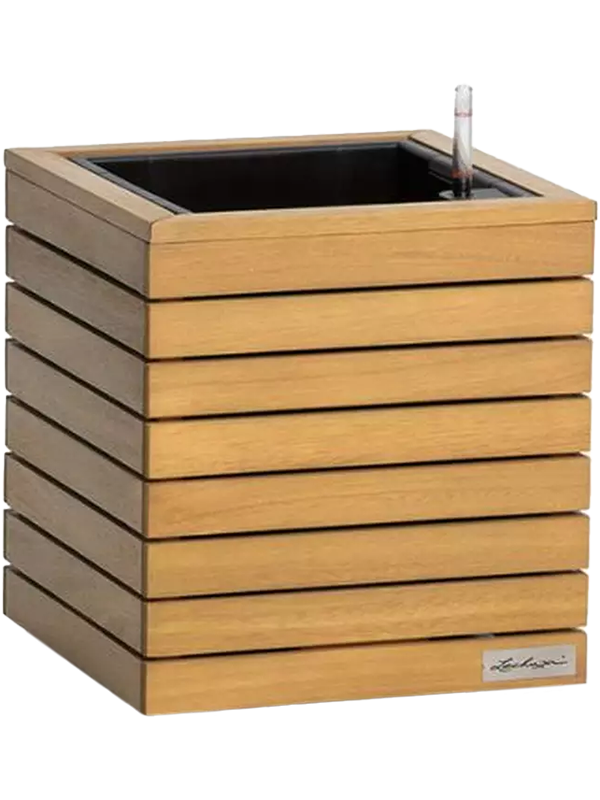 
                  
                    Pot carré Lechuza Palo Natural Wood en eucalyptus huilé, hauteur 37 cm, 35 cm de côté, référence 6LECPAL70.
                  
                